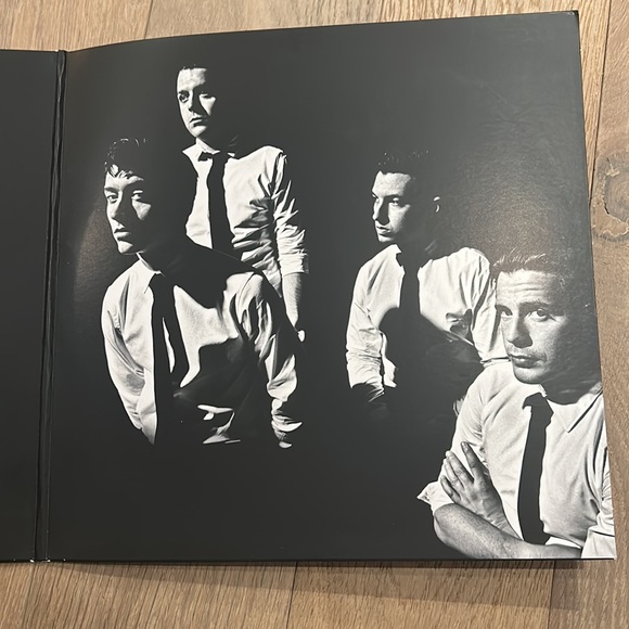 Arctic Monkies AM Vinyl - Picture 2 of 3